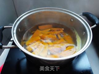 南瓜花生汤的做法步骤：4