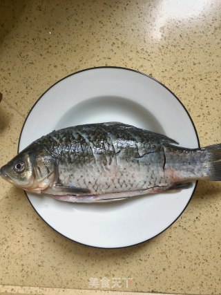 通草鲫鱼豆腐汤的做法步骤：1