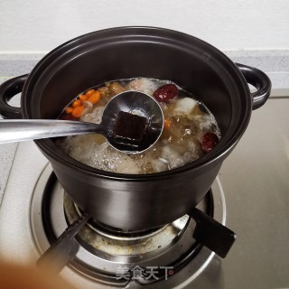 银耳百合莲子羹的做法步骤：4