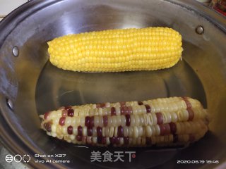 香蕉玉米沙拉的做法步骤：2