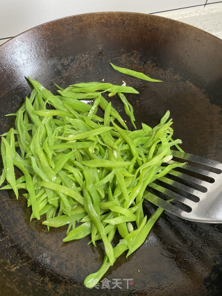 炒扁豆丝的做法步骤：4