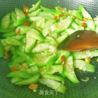 丝瓜炒鸡蛋的做法步骤：7