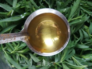 老干妈拌蒸扫帚苗的做法步骤：3