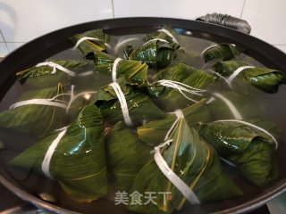 鲜肉粽的做法步骤：17