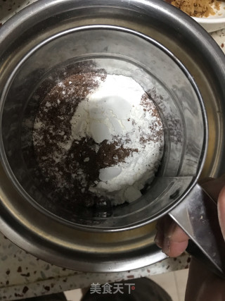 巧克力夹心慕斯蛋糕的做法步骤：3