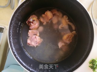 鸡汤面的做法步骤：4