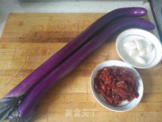 剁椒酱蒸茄子的做法步骤：1