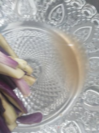 剁椒酱蒸茄子的做法步骤：3