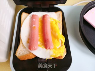 香肠三明治的做法步骤：2