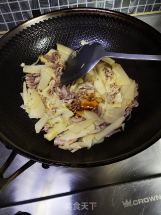 鲜笋炒肉丝的做法步骤：5