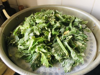 蒸芹菜叶的做法步骤：4