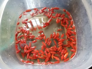 枸杞叶豆腐汤的做法步骤：4