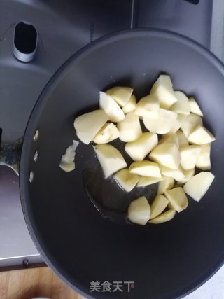 土豆烧牛腩的做法步骤：5