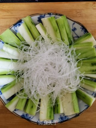 丝瓜蒸粉丝的做法步骤：4