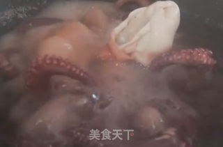 爆炒章鱼的做法步骤：1