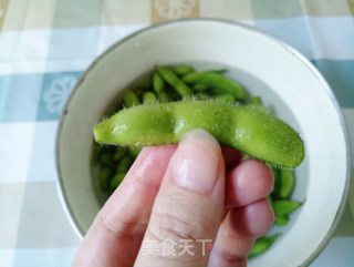 盐水毛豆的做法步骤：2