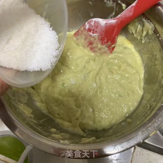 牛油果蛋糕的做法步骤：4
