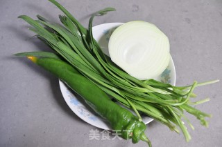 洋葱辣椒炒海兔的做法步骤：2