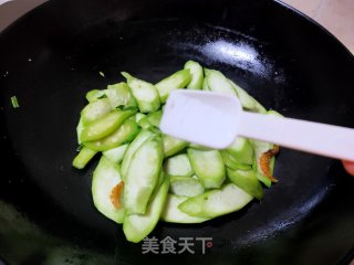 素炒丝瓜的做法步骤：4
