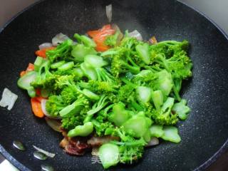 【青花炒腊肉】的做法步骤：10