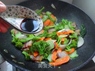 【青花炒腊肉】的做法步骤：11