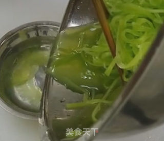 凉拌莴笋丝的做法步骤：3
