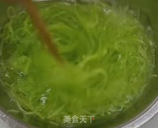 凉拌莴笋丝的做法步骤：4