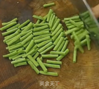 凉拌长豆角的做法步骤：1