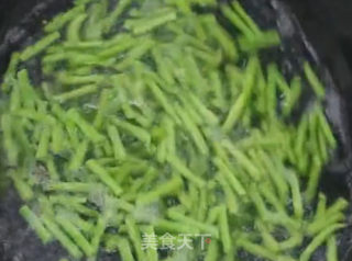 凉拌长豆角的做法步骤：2