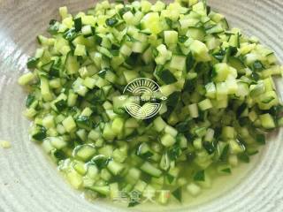 黄瓜虾仁水饺的做法步骤：3