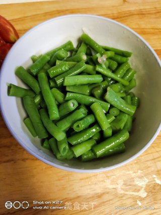 圣女果鸡蛋豆角沙拉的做法步骤：3