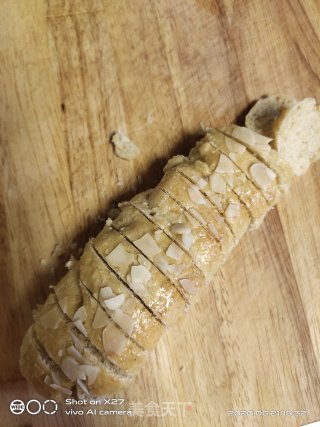 面包鸡蛋沙拉的做法步骤：2
