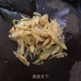 咸菜炒猪肚的做法步骤：3