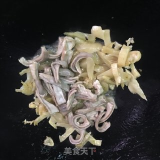 咸菜炒猪肚的做法步骤：5