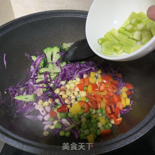 欲罢不能：紫甘蓝炒饭的做法步骤：13
