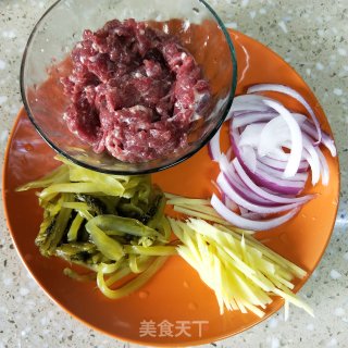 花甲牛肉汤粉的做法步骤：2