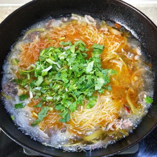 花甲牛肉汤粉的做法步骤：14