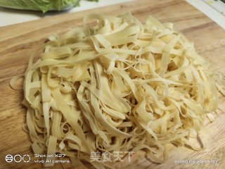 豆腐皮拌海带丝的做法步骤：1
