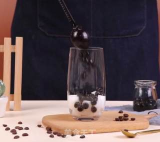 雪顶可可奶茶的做法步骤：7
