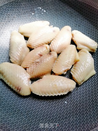 五香黄金鸡翅的做法步骤：3