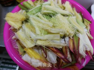 火龙果花炒蛋的做法步骤：1