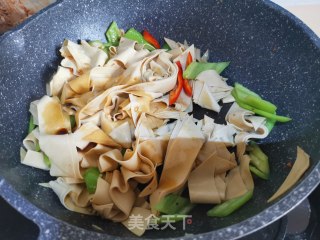 尖椒干豆腐的做法步骤：9