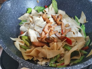 尖椒干豆腐的做法步骤：10