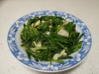 蒜蓉油麦菜的做法步骤：4