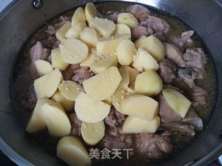 土豆红烧鸭边腿的做法步骤：3