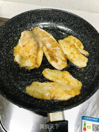 香柠鲷鱼的做法步骤：5