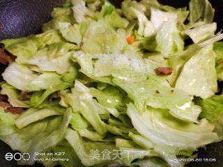 培根炒包包菜的做法步骤：8