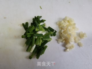 爆炒河虾的做法步骤：2