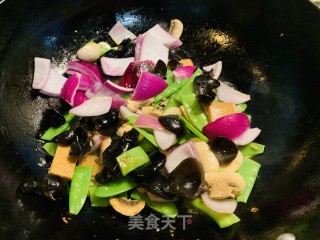 火麻仁田园五彩蔬的做法步骤：3