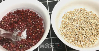 红豆薏米粥的做法步骤：1